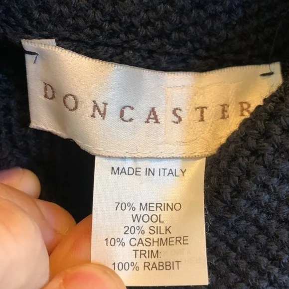 𝅺🌟🌟🌟 Doncaster black merino wool, silk, cashmere sweater with rabbit fur trim