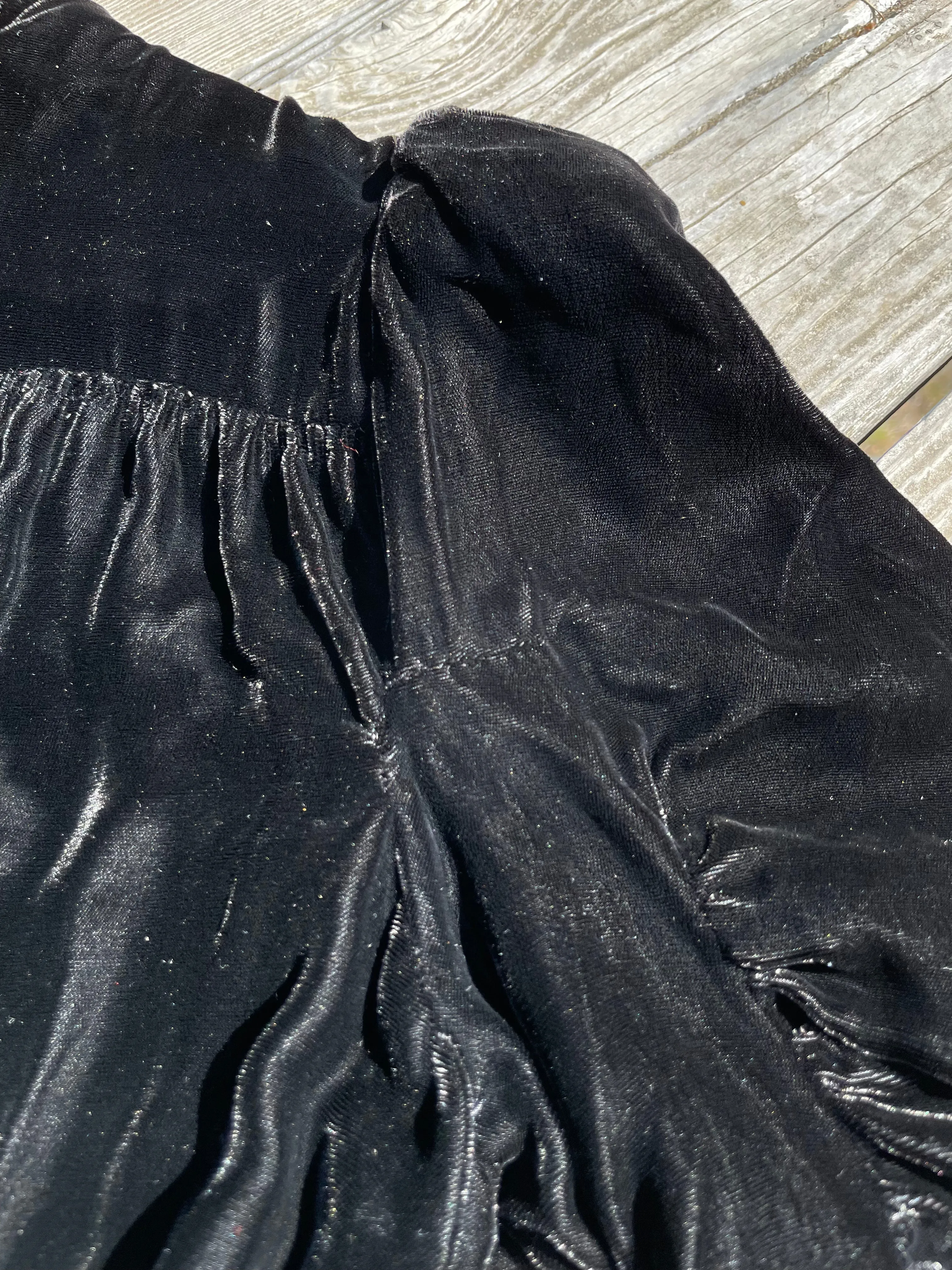 1940s Double Talon Bell Zip Peaked Shoulder Velvet Blouse