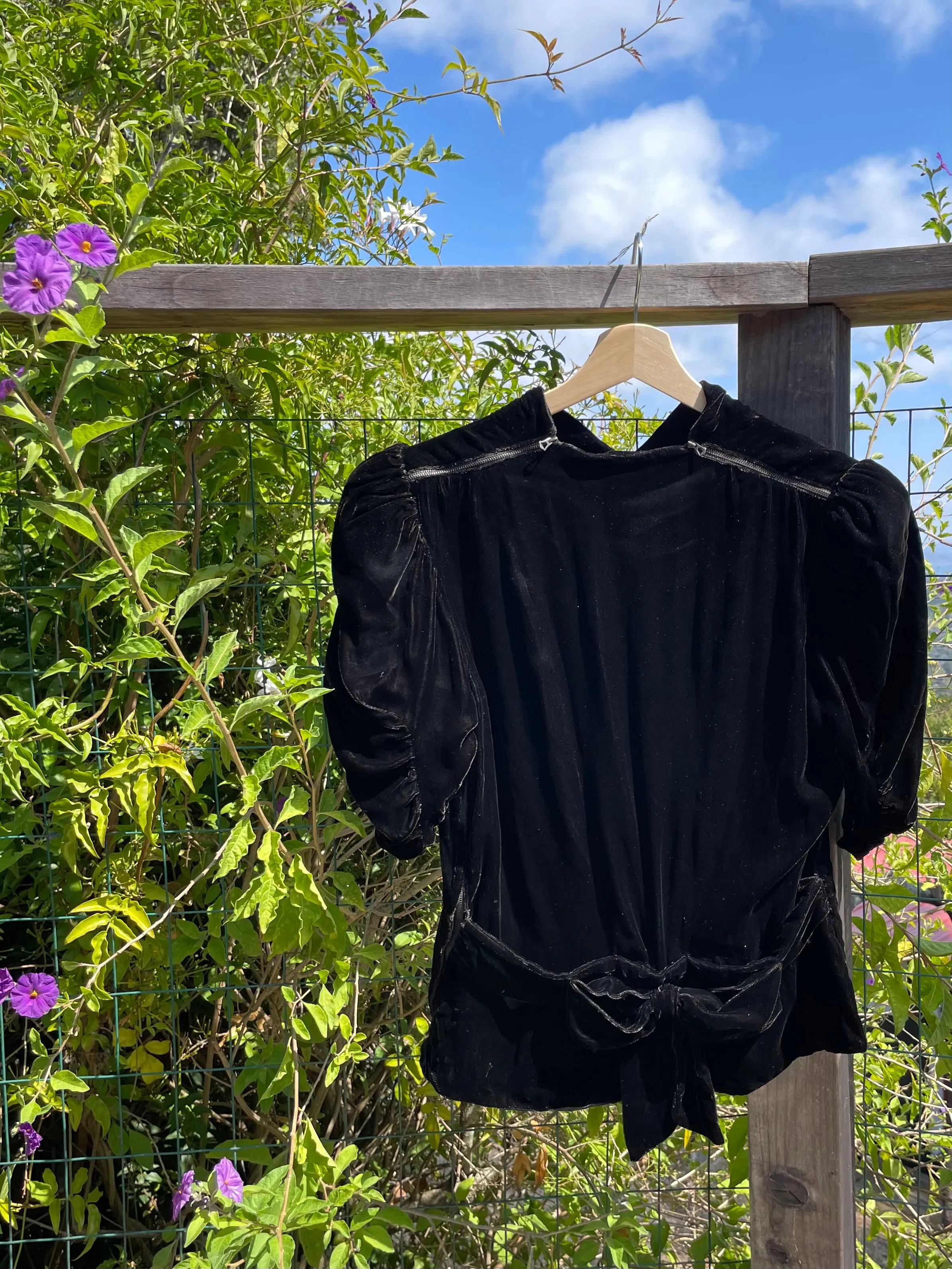1940s Double Talon Bell Zip Peaked Shoulder Velvet Blouse