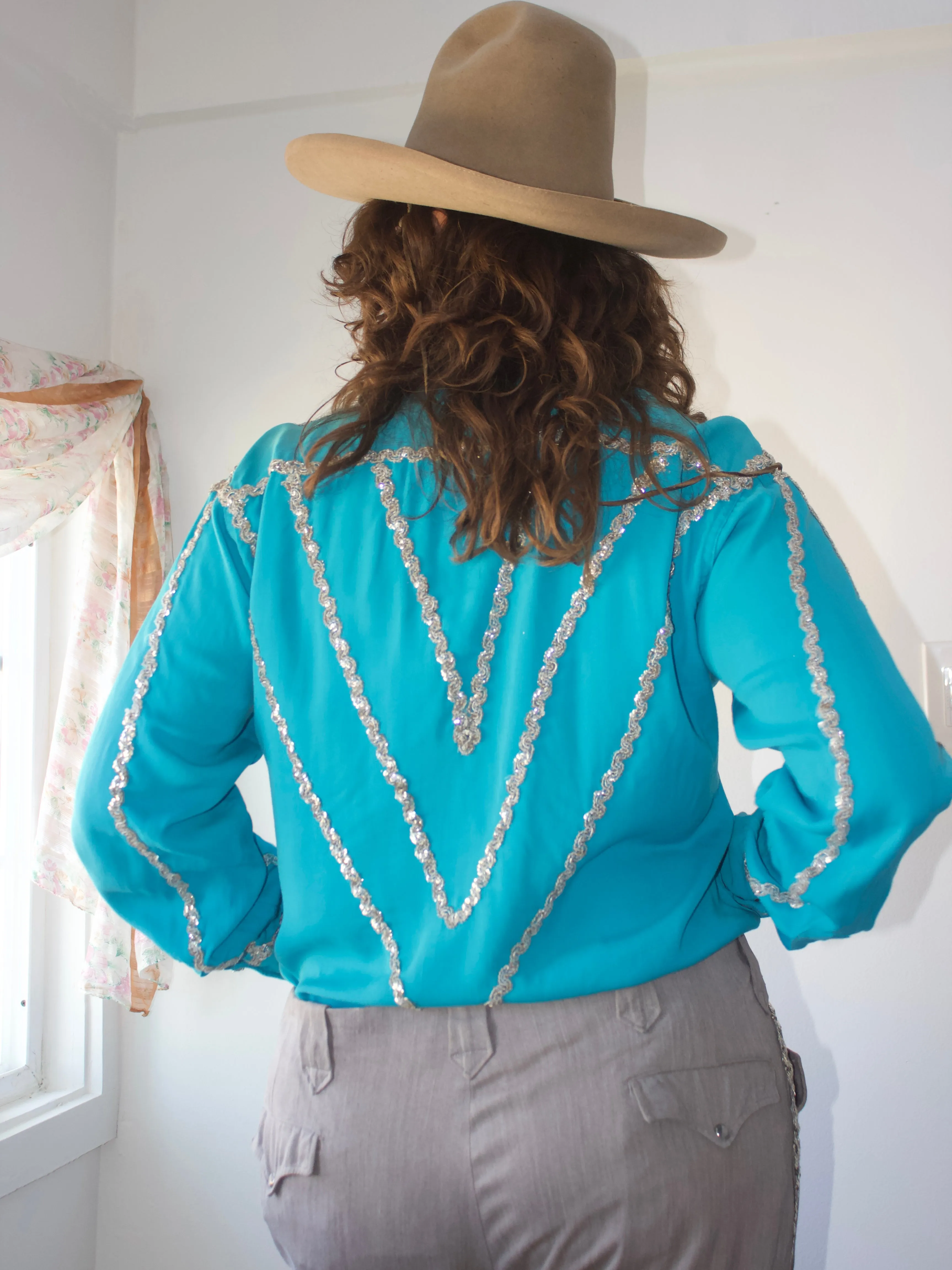 1950s Lee 101 Electric Turquoise Sequin Embellished Western Two Piece Suit W* Bow Clip