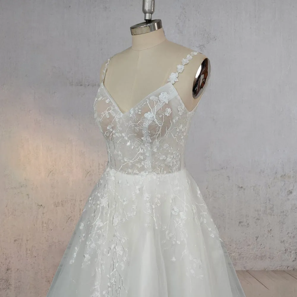 A-Line White Flower Appliqued Tulle Wedding Dress