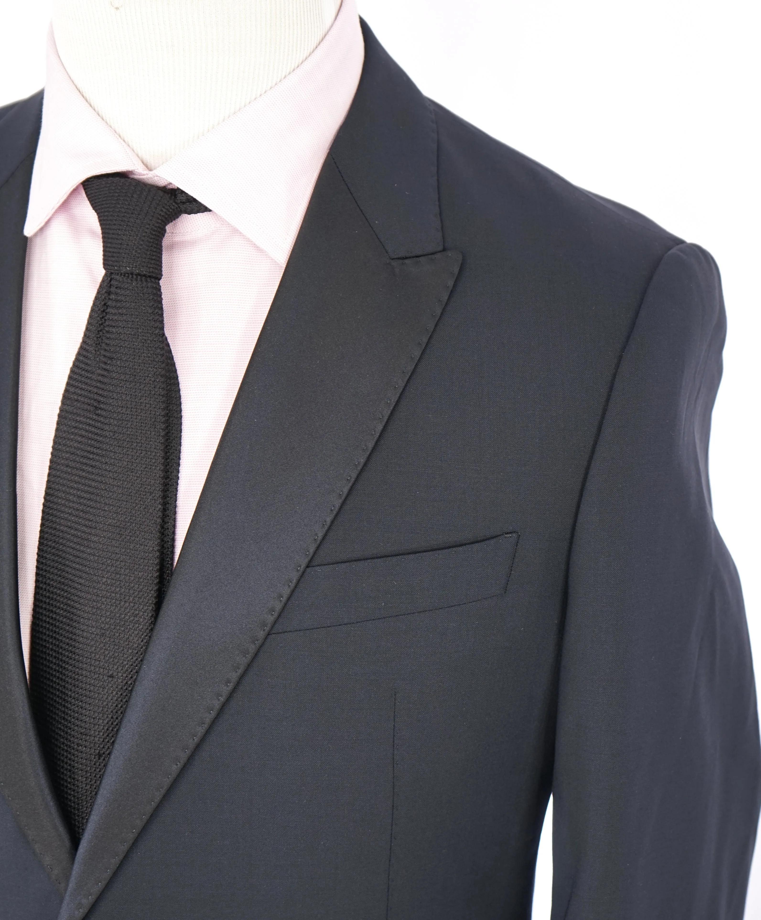 ARMANI COLLEZIONI - "M Line" Blue Slim 1-Button Tuxedo Peak Lapels - 40R