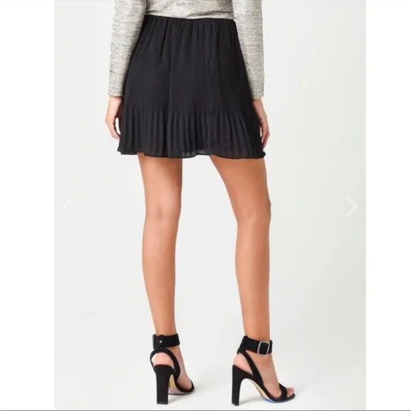 BB Dakota by Steve Madden Women's Life Com-Pleat Skirt in Black NWT