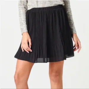 BB Dakota by Steve Madden Women's Life Com-Pleat Skirt in Black NWT