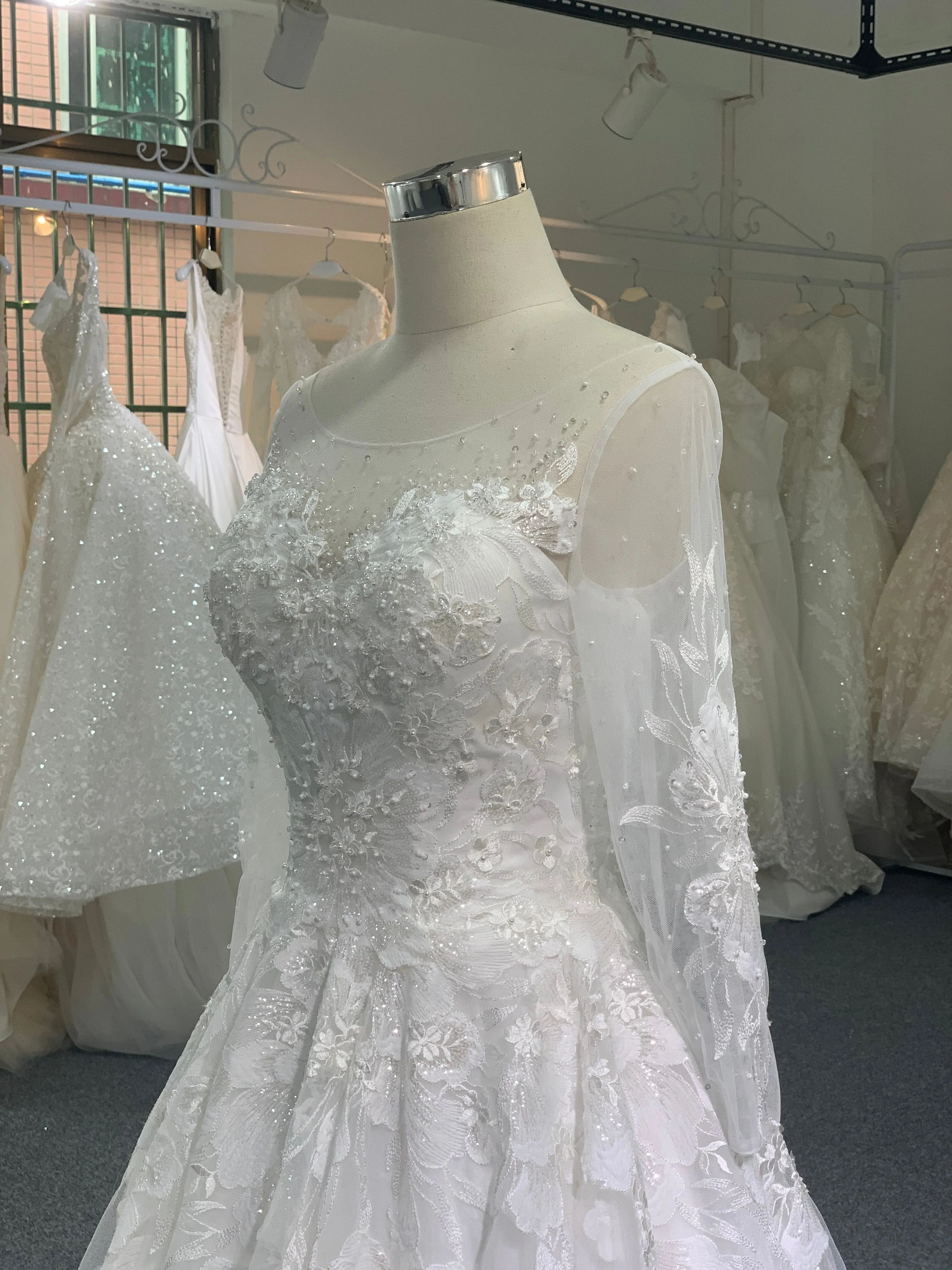 BYG hot saling long sleeves lace beading wedding dress