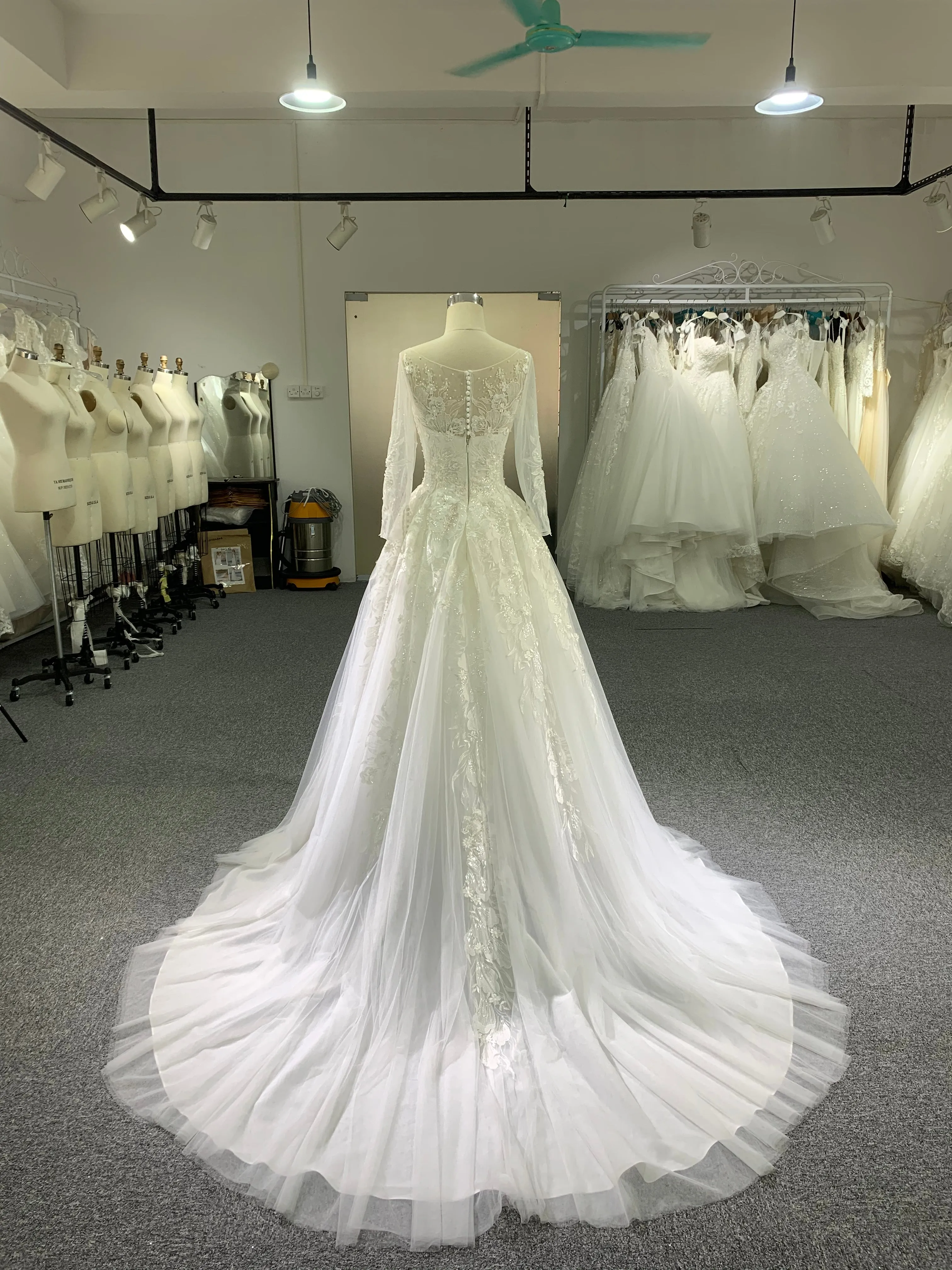 BYG hot saling long sleeves lace beading wedding dress