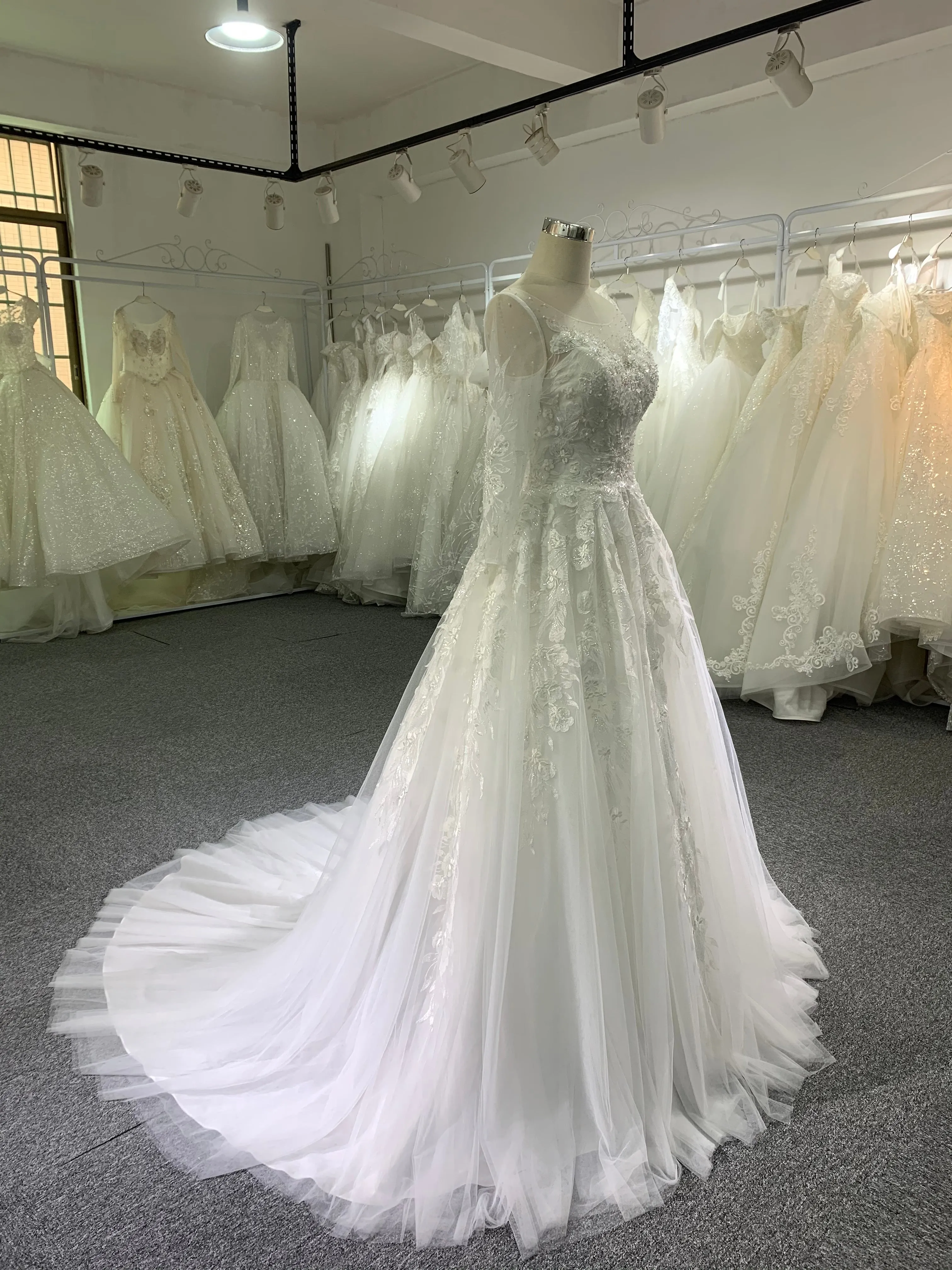 BYG hot saling long sleeves lace beading wedding dress