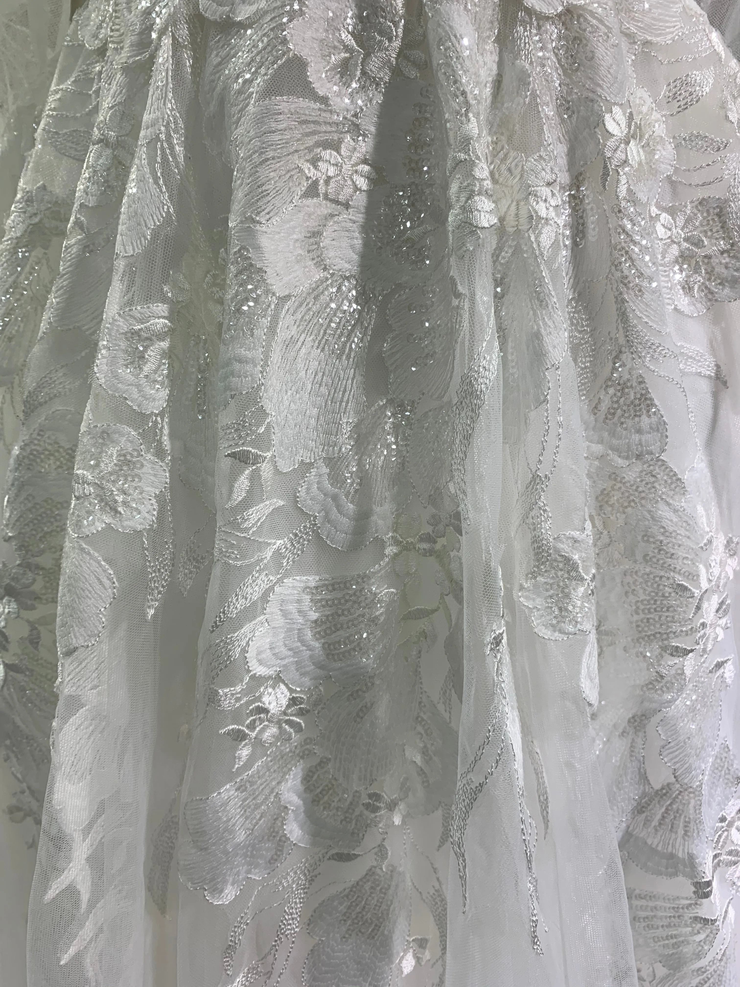BYG hot saling long sleeves lace beading wedding dress