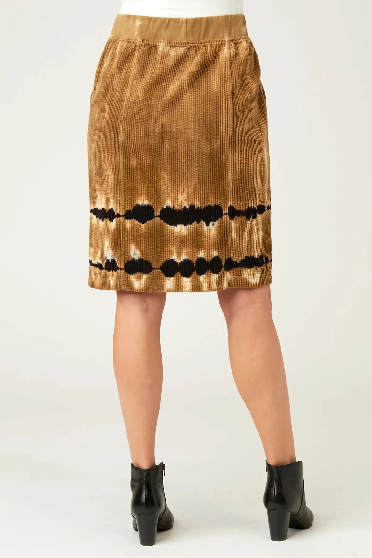 Dyami pencil skirt in gouache wash rural