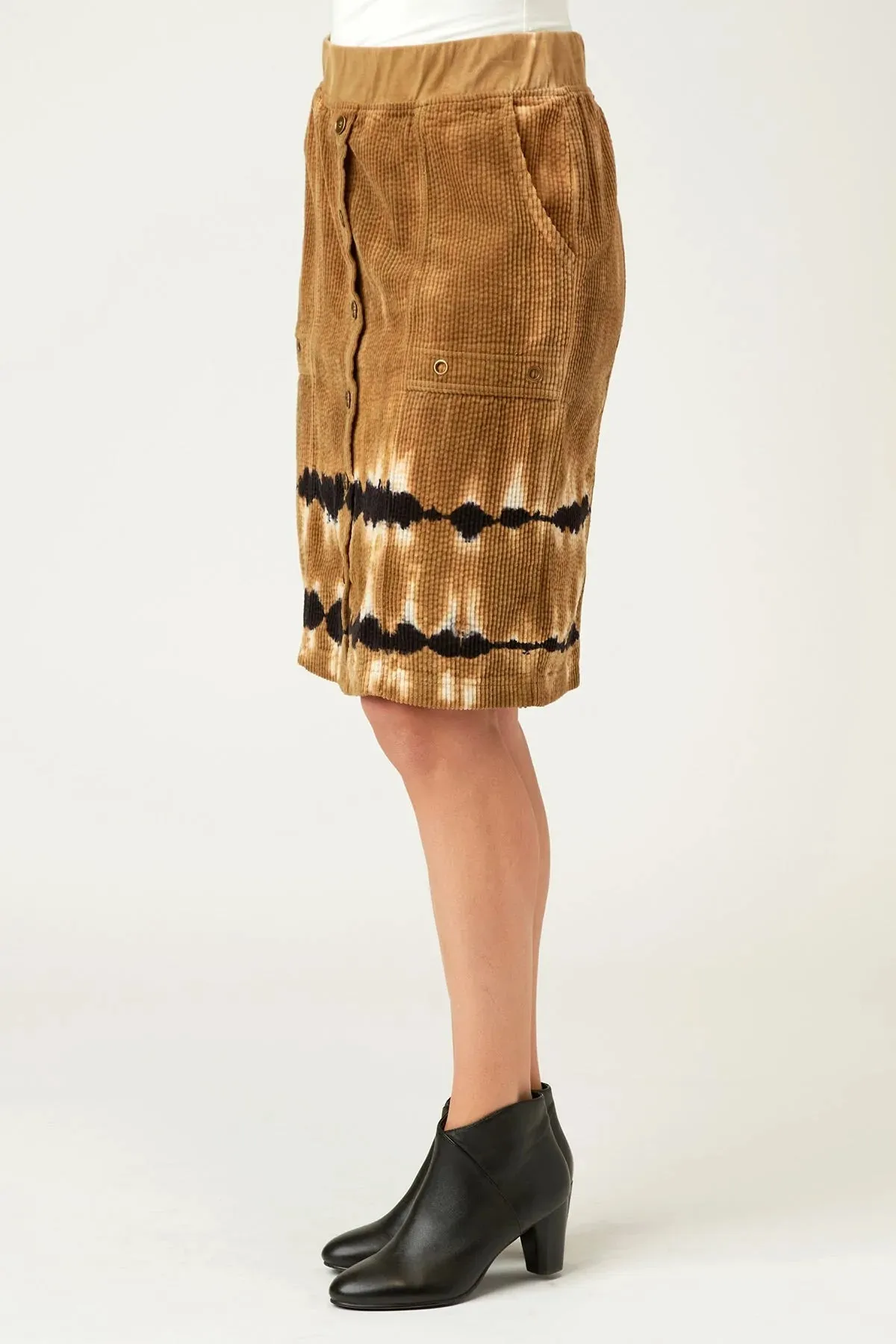 Dyami pencil skirt in gouache wash rural