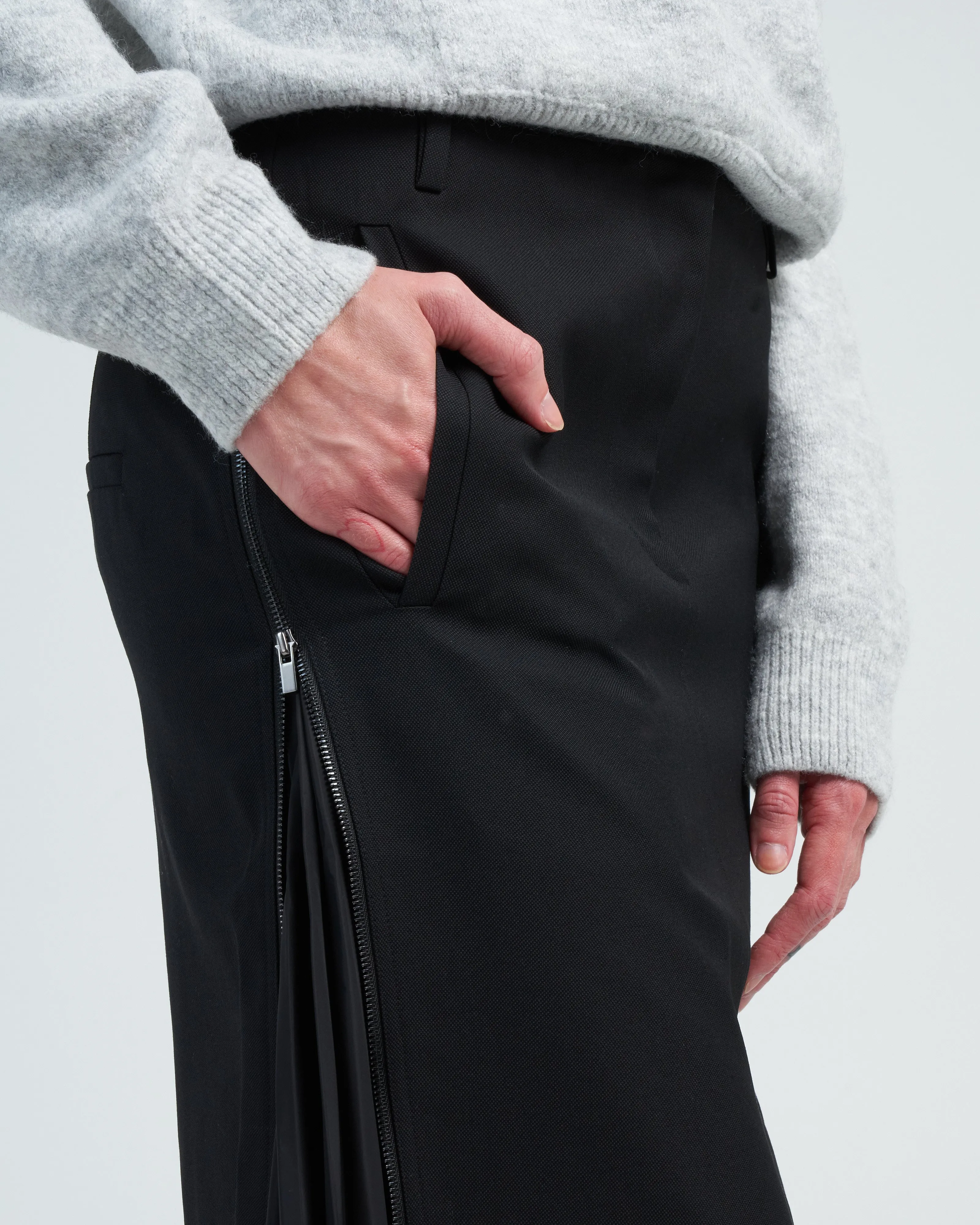 grain de poudre trouser skirt with pleat panel - black
