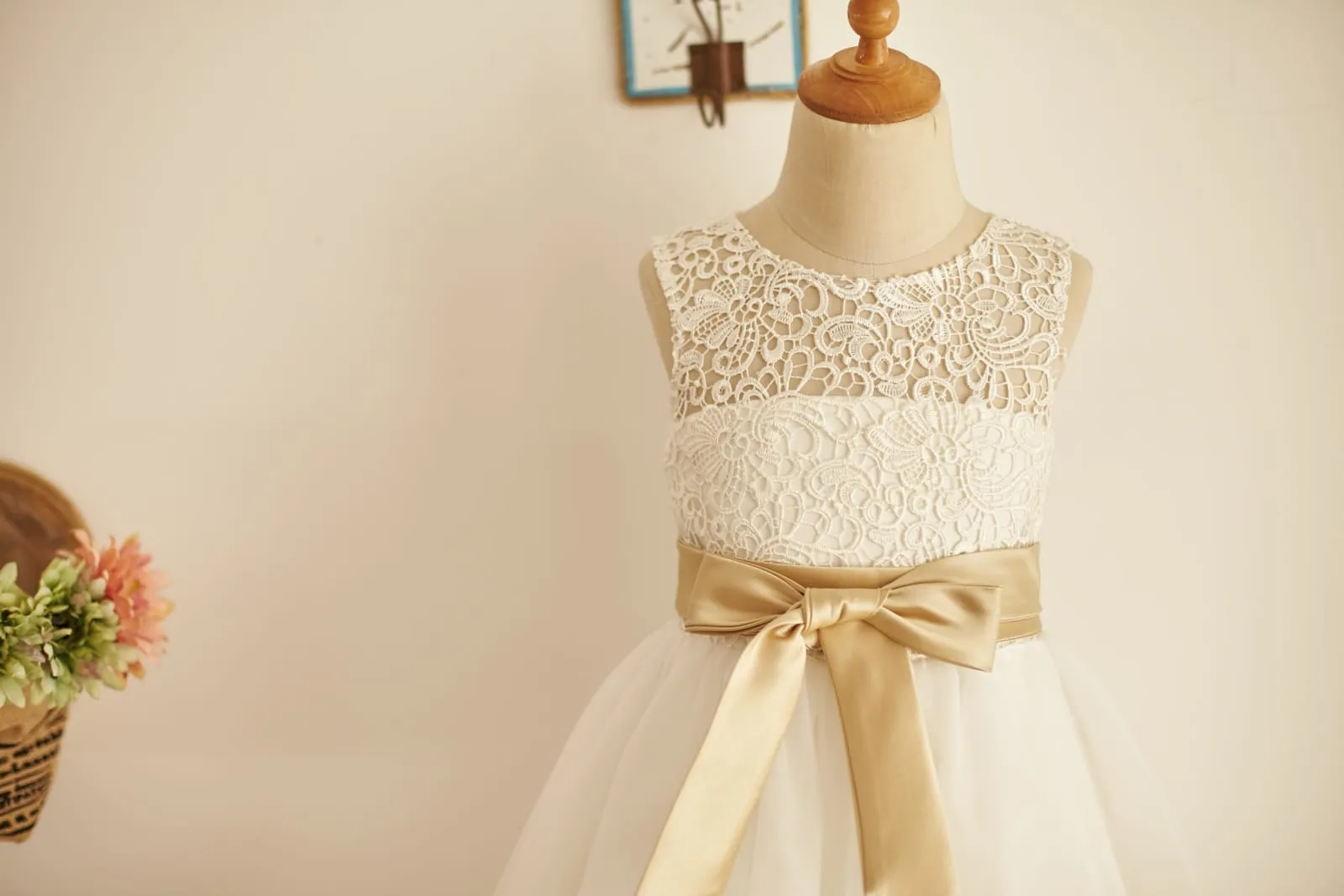 Ivory Lace Tulle Keyhole Back Wedding Flower Girl Dress, Belt
