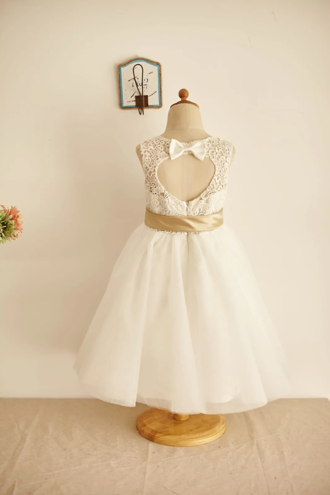 Ivory Lace Tulle Keyhole Back Wedding Flower Girl Dress, Belt