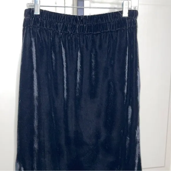 J.Crew Women’s Black Velvet Velour Pull On Straight Skirt Size Small