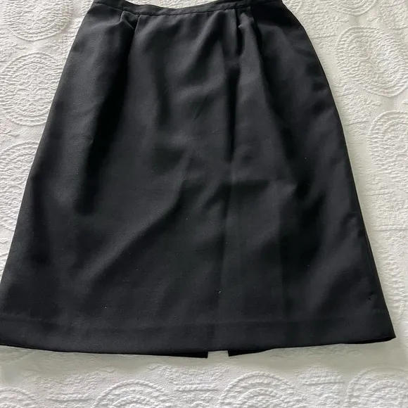 Kasper Black with White Trim Midi Skirt Suit Size  14