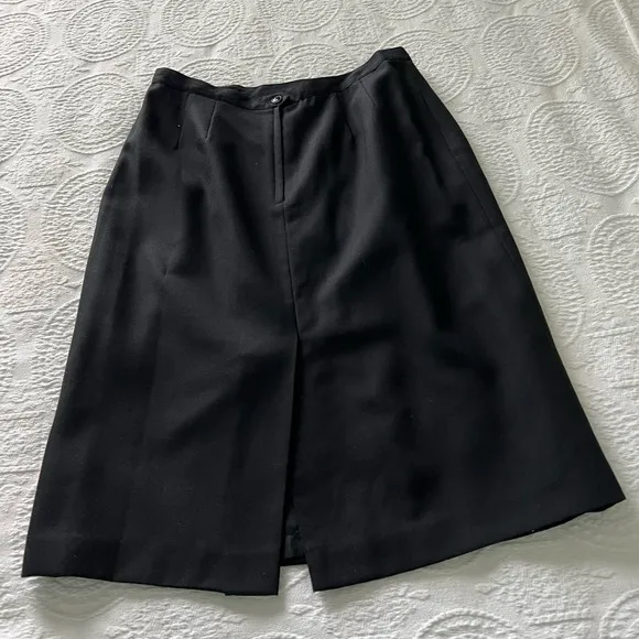 Kasper Black with White Trim Midi Skirt Suit Size  14
