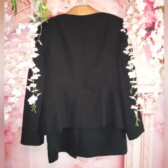 Le skirt suit