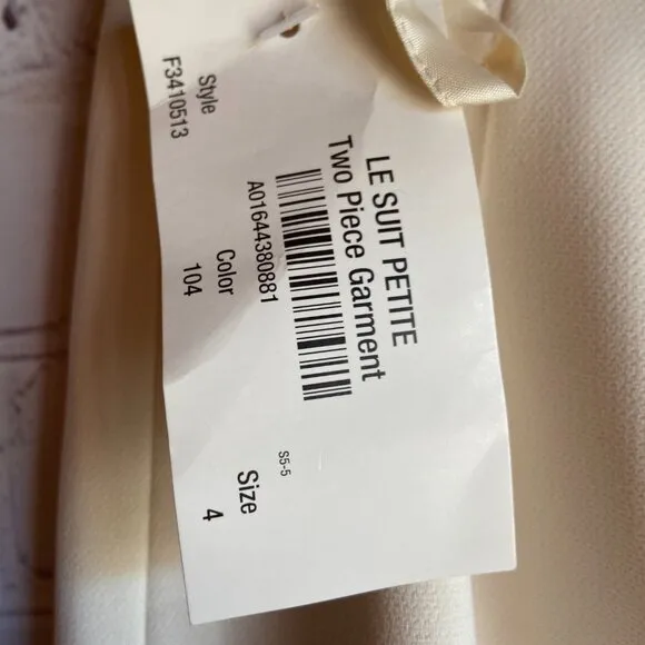 Le Suit Petite Skirt Suit Size 4P 4 Button Blazer Fully Lined Back Zip Skirt