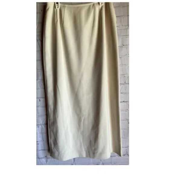 Le Suit Petite Skirt Suit Size 4P 4 Button Blazer Fully Lined Back Zip Skirt