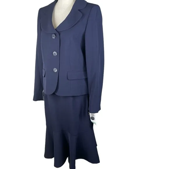 Le Suit Skirt Suit Set Skirt and Blazer Size 8 NWT