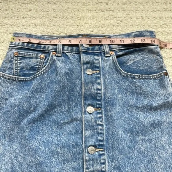 Levi's Button Thru Denim Mom Skirt in Heart Of Stone Blue Size 28