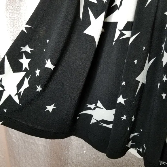 LuLaRoe BNWT XS Madison - black with white stars! ⭐