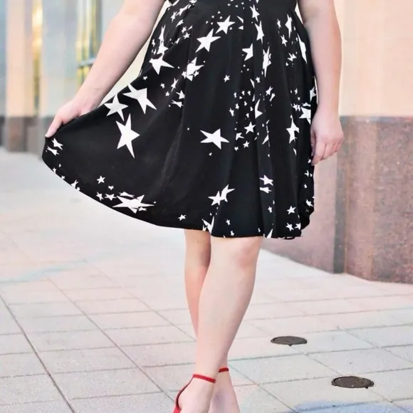 LuLaRoe BNWT XS Madison - black with white stars! ⭐