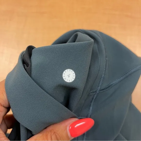 Lululemon On The Fly Skirt *21&quot;Sea Steel size 4