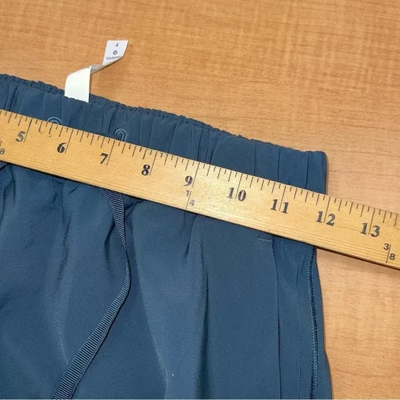Lululemon On The Fly Skirt *21&quot;Sea Steel size 4