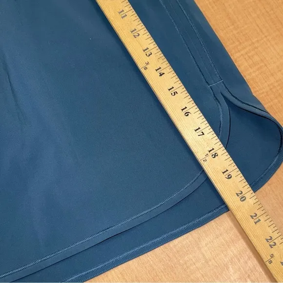 Lululemon On The Fly Skirt *21&quot;Sea Steel size 4