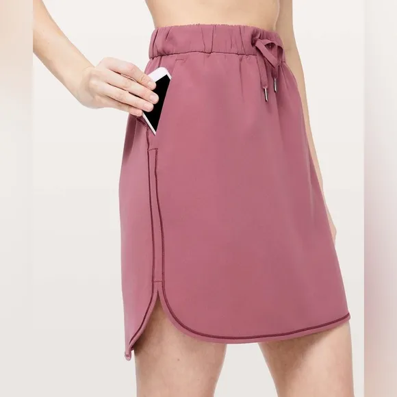 Lululemon On The Fly Skirt Woven, Misty Merlot