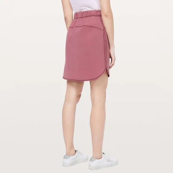 Lululemon On The Fly Skirt Woven, Misty Merlot