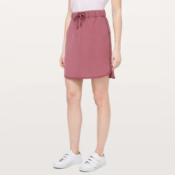 Lululemon On The Fly Skirt Woven, Misty Merlot