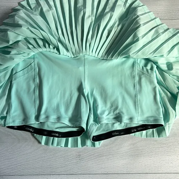 Lululemon Pleat to Street Skirt II‎ Sz 4
