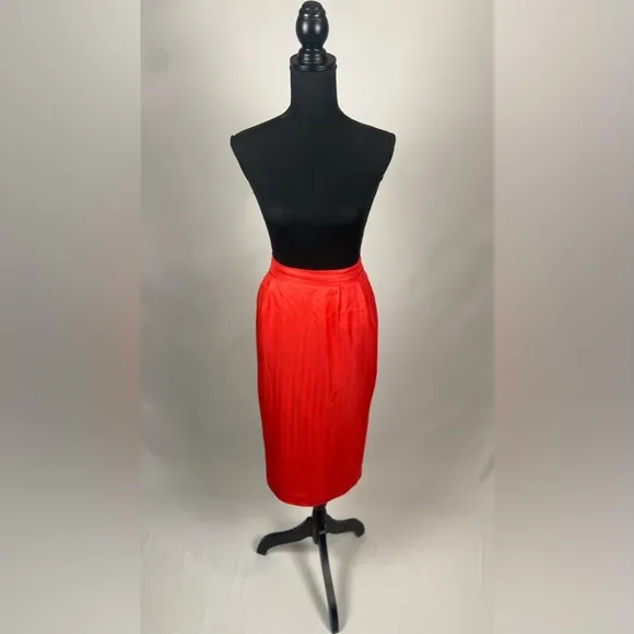 Matching set skirt suit Vintage 80s, 2 pc Red gold buttons &amp; chain Plus Size