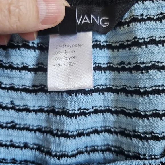 Ming Wang Stripe Knit Pull On Skirt NWT Size Large.  Light blue and black