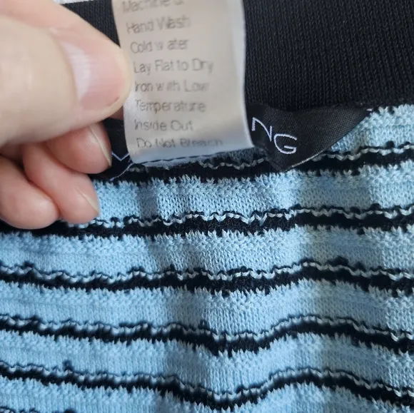 Ming Wang Stripe Knit Pull On Skirt NWT Size Large.  Light blue and black