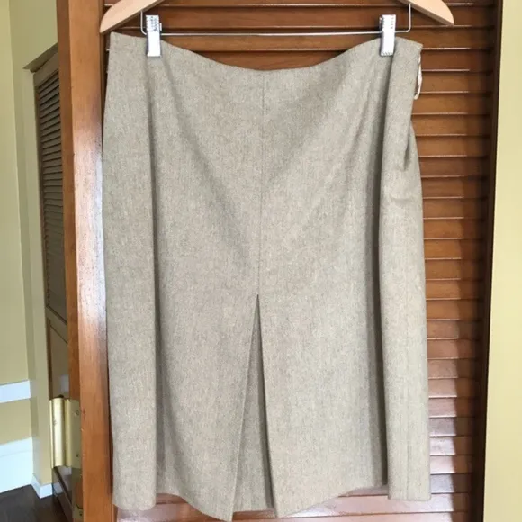 MK Maska beige angora wool box pleat suit skirt
