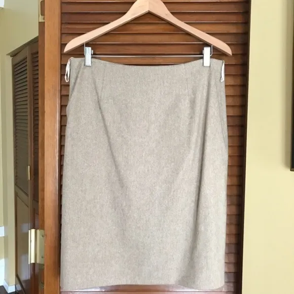 MK Maska beige angora wool box pleat suit skirt