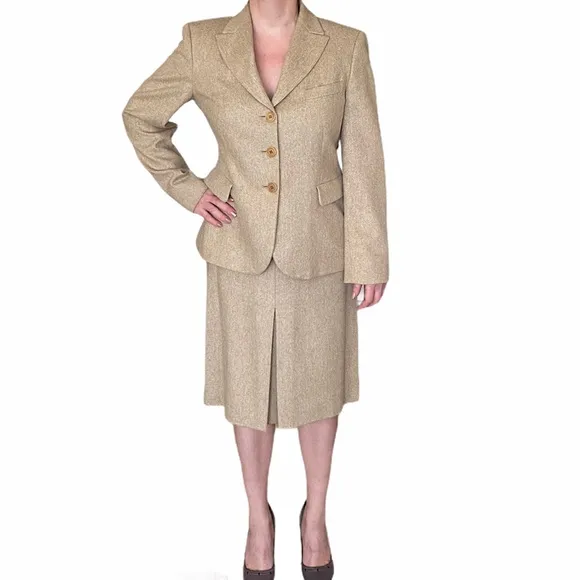 MK Maska beige angora wool box pleat suit skirt