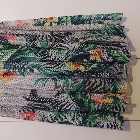 New York &amp; Company Tropical Floral Zebra Print Skirt Eyelet Overlay Size Medium