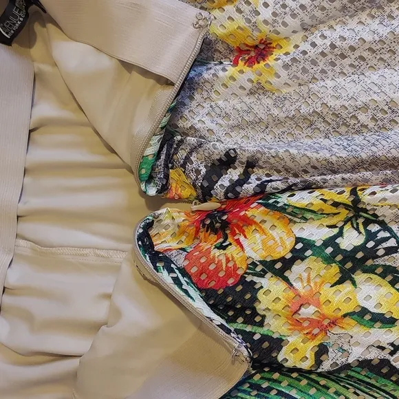 New York &amp; Company Tropical Floral Zebra Print Skirt Eyelet Overlay Size Medium