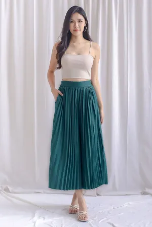 Nicole Pleated Maxi Pants In Forest Green