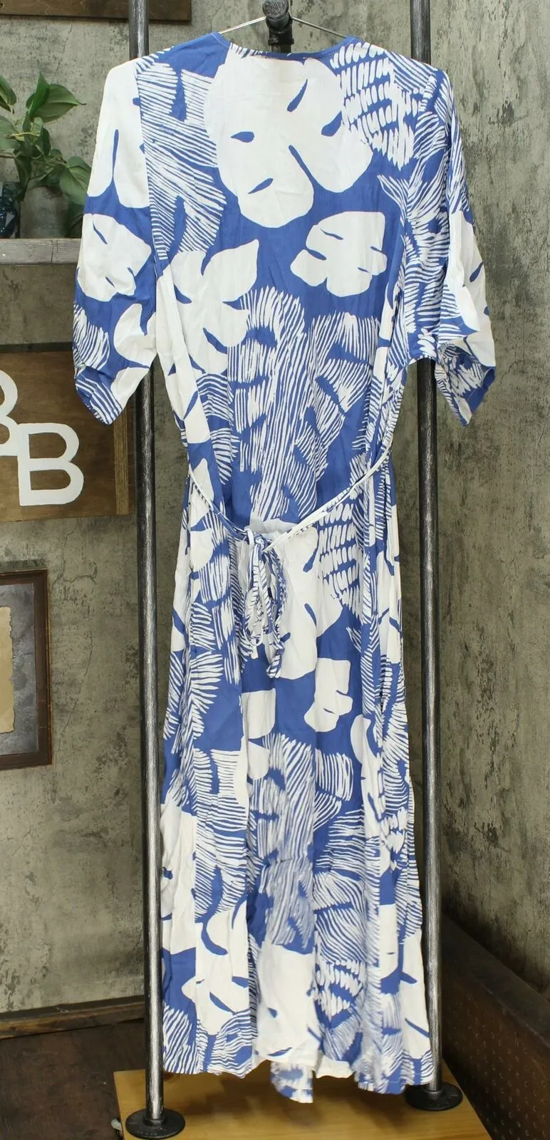 NWT DG2 By Diane Gilman Womens Printed Tie-Waist Maxi Dress. 680418 Large
