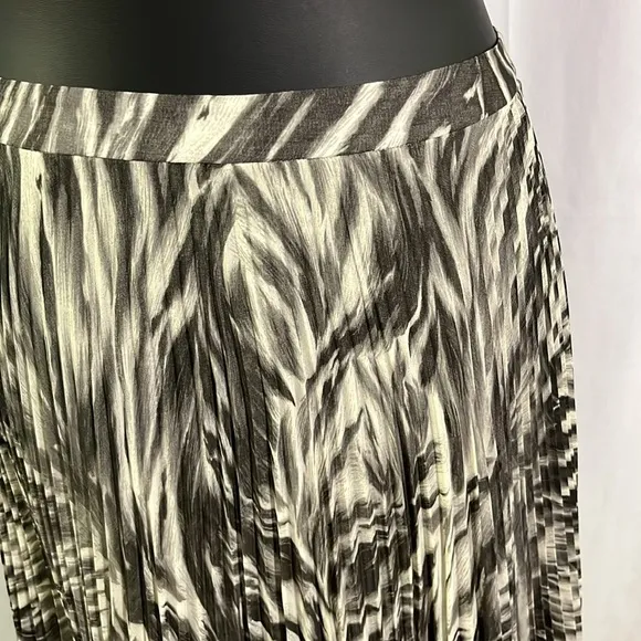 NWT Talbots Gray Animal Print Accordion Pleat Georgette Chiffon Midi Skirt