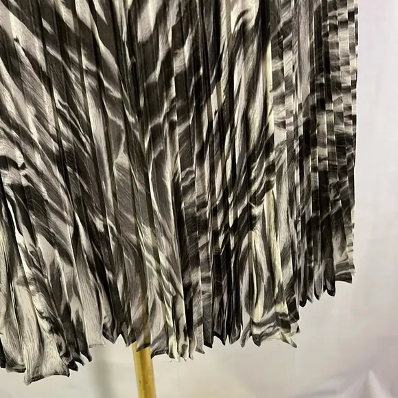 NWT Talbots Gray Animal Print Accordion Pleat Georgette Chiffon Midi Skirt