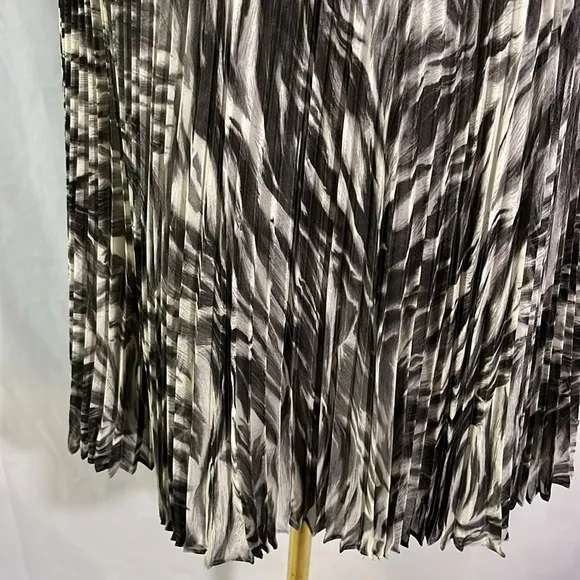 NWT Talbots Gray Animal Print Accordion Pleat Georgette Chiffon Midi Skirt