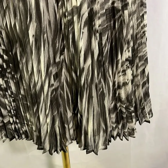 NWT Talbots Gray Animal Print Accordion Pleat Georgette Chiffon Midi Skirt