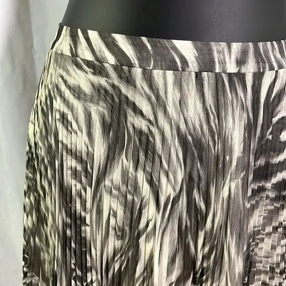 NWT Talbots Gray Animal Print Accordion Pleat Georgette Chiffon Midi Skirt