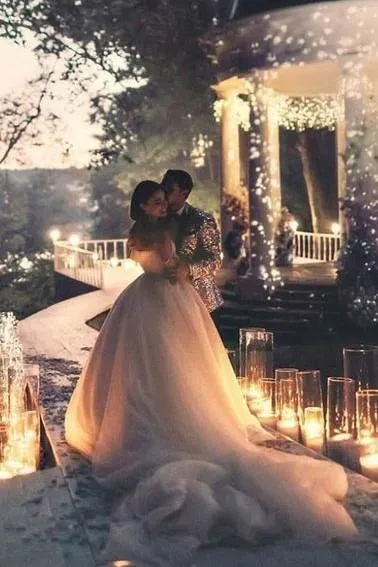 Off-the-shoulder Tulle Wedding Dress Gown with Long Train